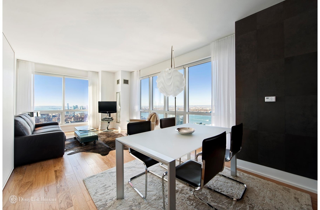 350 W 42nd St - Photo 1