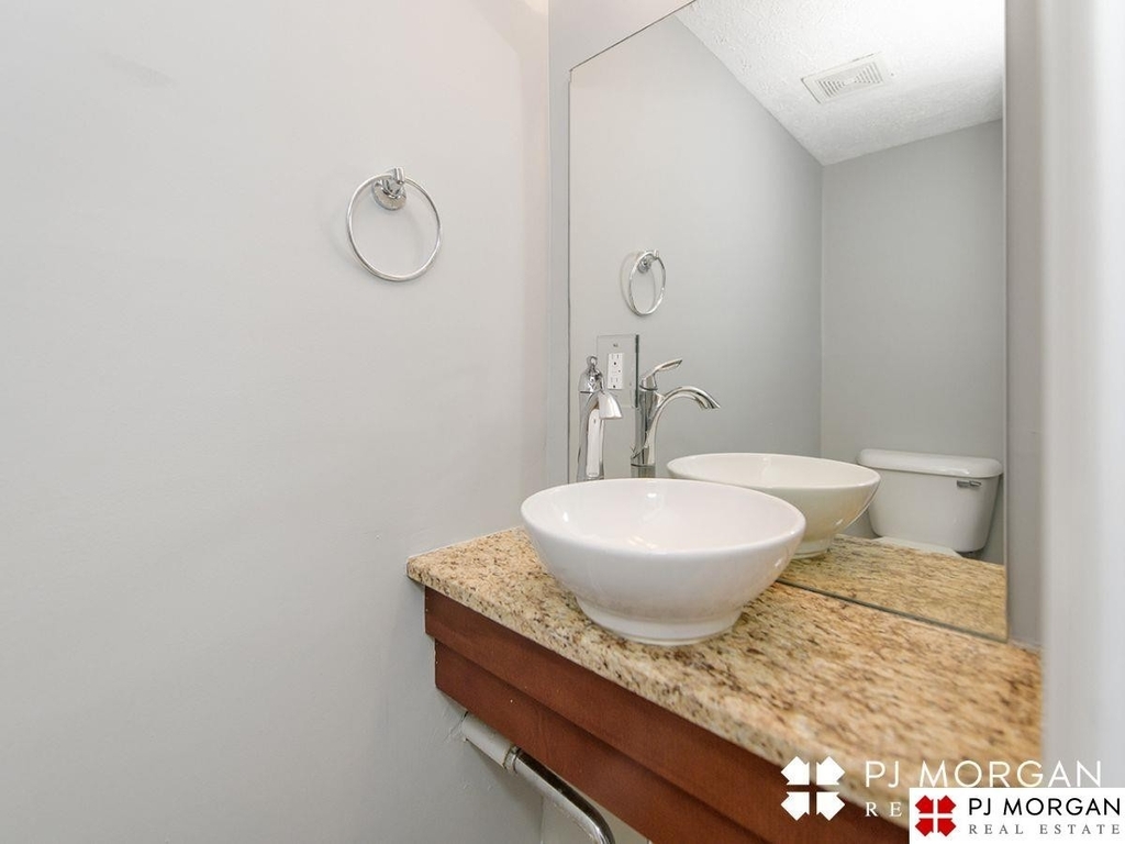 810 N 107th Avenue - Photo 10