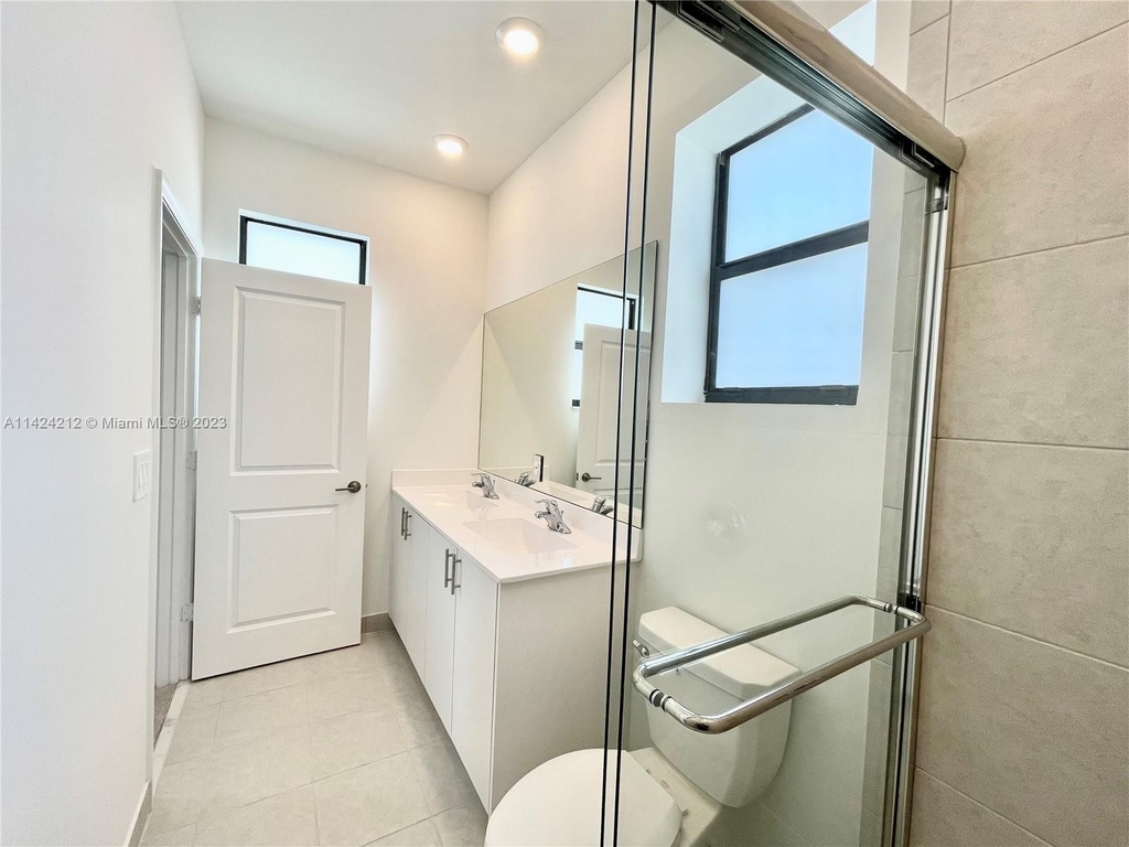 11719 Sw 246th Ter - Photo 21