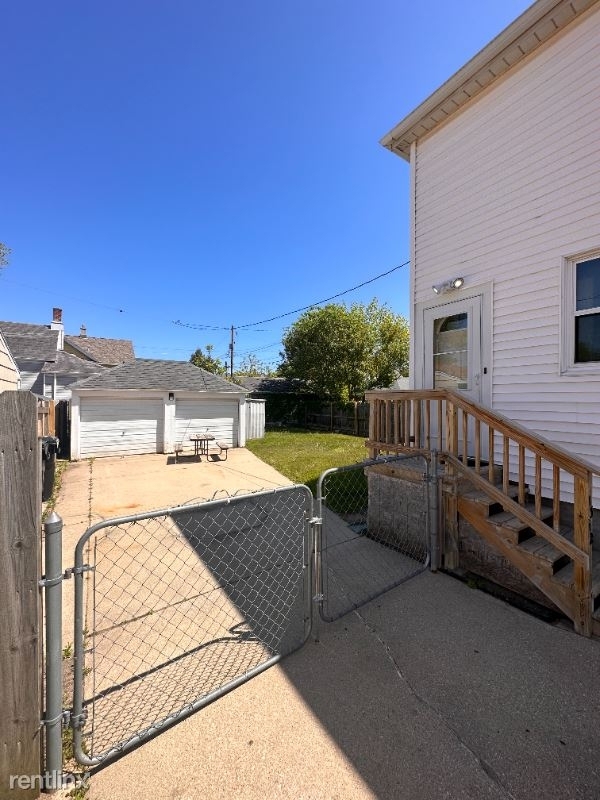 1312 Yout Street Lower - Photo 4