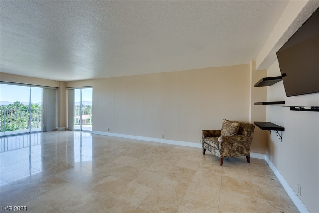 3111 Bel Air - Photo 2