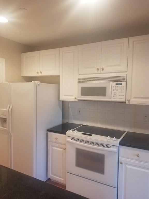 73 Chelsea St - Photo 4