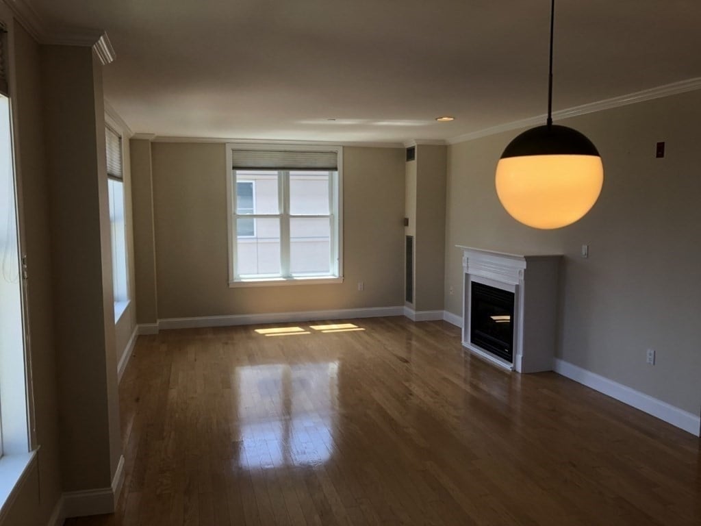 73 Chelsea St - Photo 2
