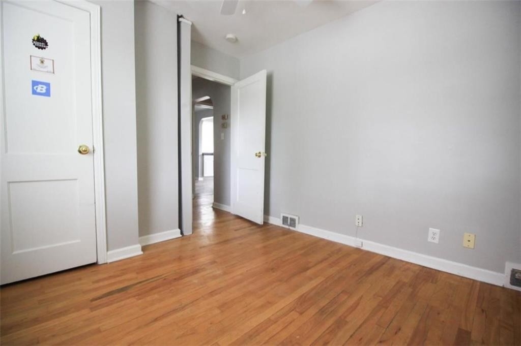 1004 E 61st Street - Photo 3