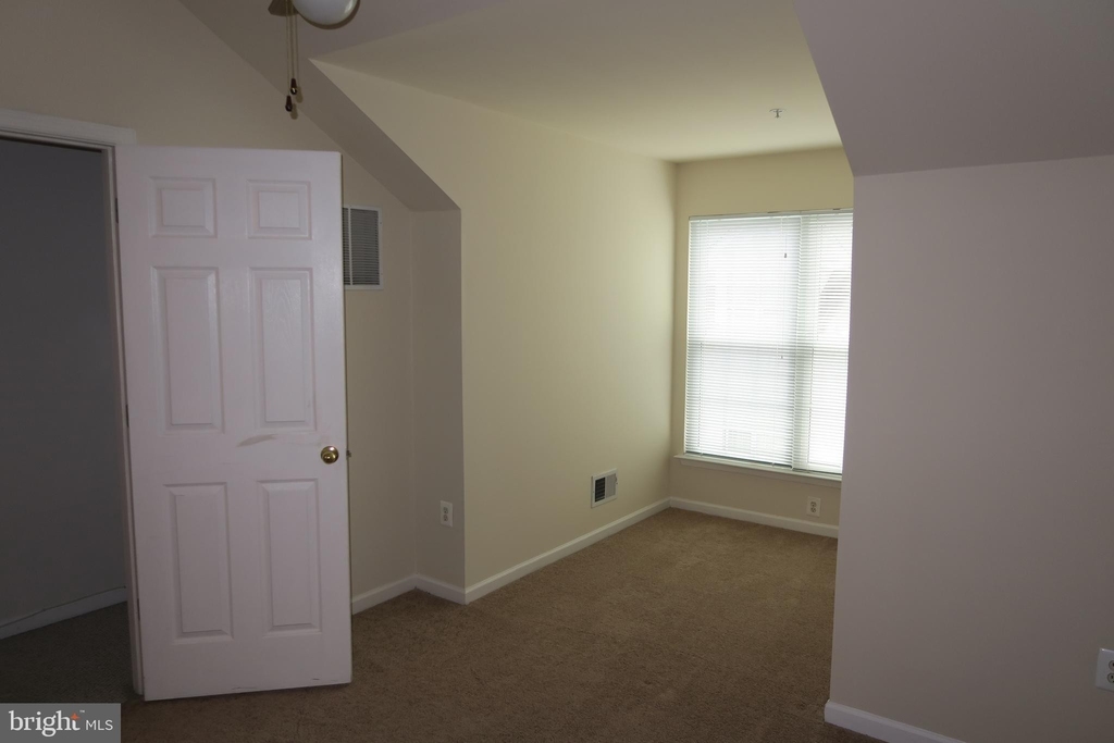 5818 Cowling Court - Photo 28