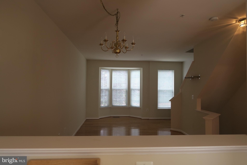 5818 Cowling Court - Photo 22