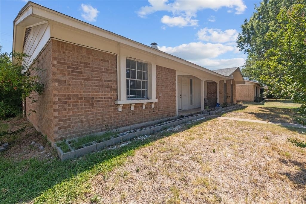 3638 Hillsdale Lane - Photo 2