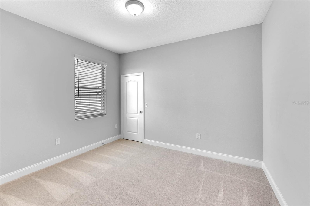 17014 Crestmont Boulevard - Photo 11