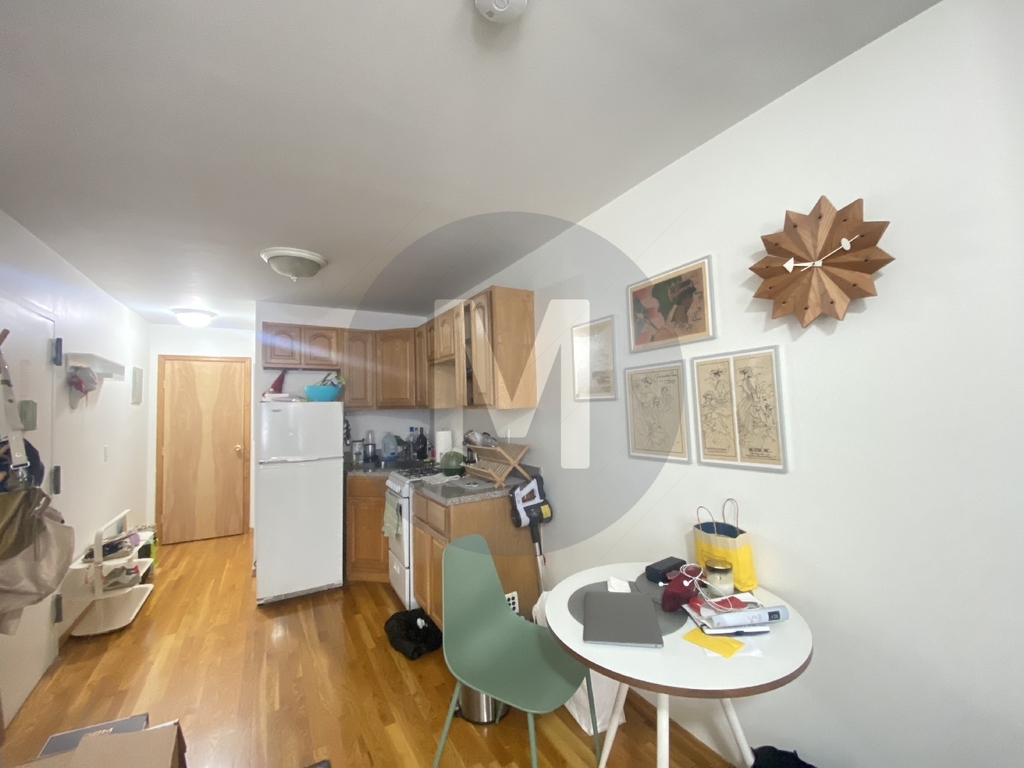 1142 1st Avenue - Photo 3