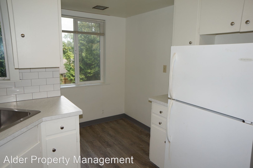 8236 Sw 3rd Ave. - Photo 11