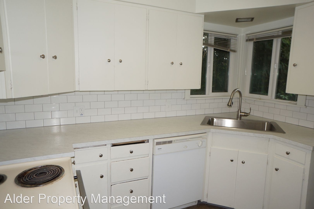 8236 Sw 3rd Ave. - Photo 12