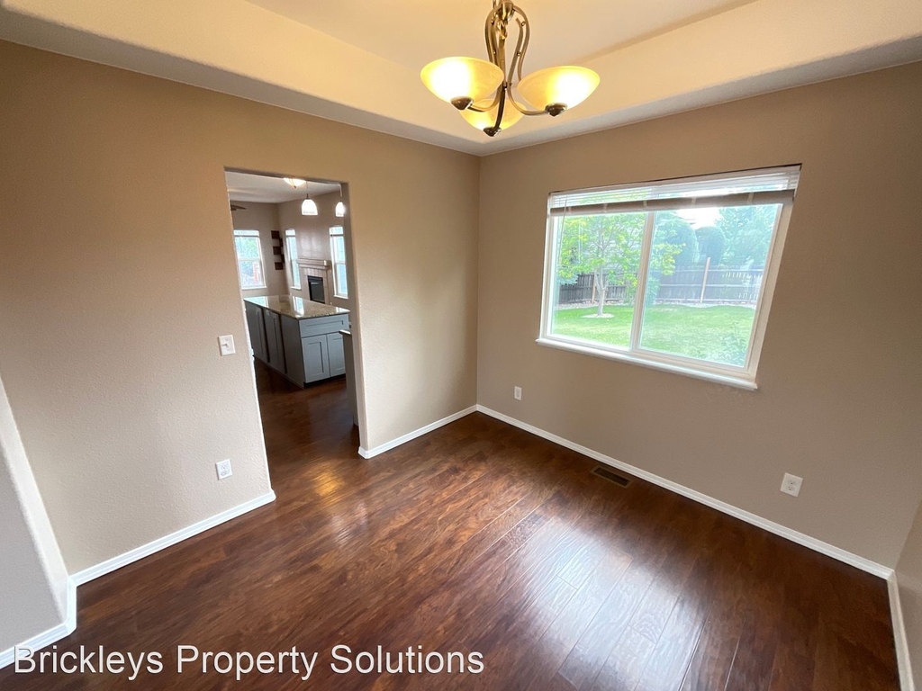 2579 Weyburn Way - Photo 10