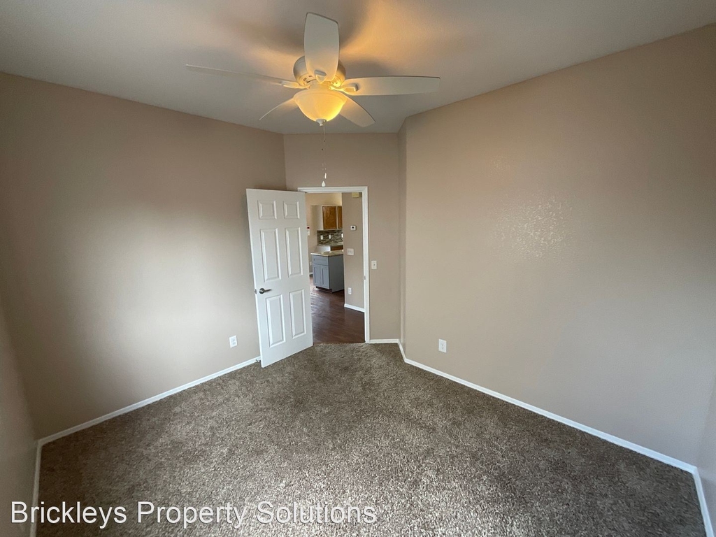 2579 Weyburn Way - Photo 18