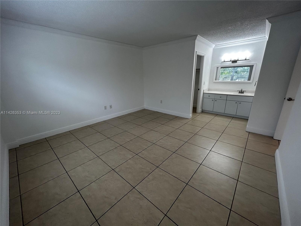 22 Salamanca Ave - Photo 11