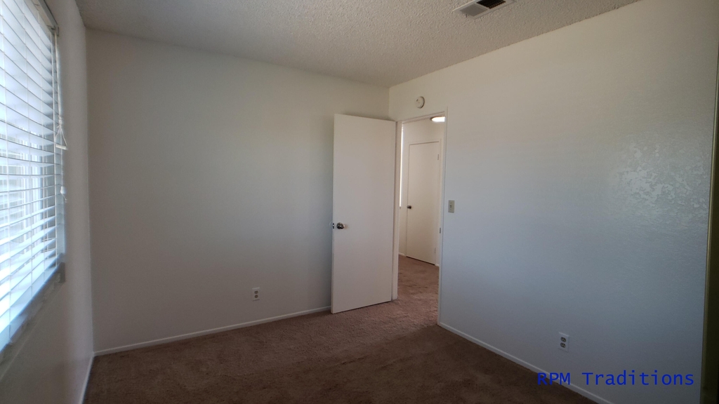 3336 Kellie Avenue - Photo 8