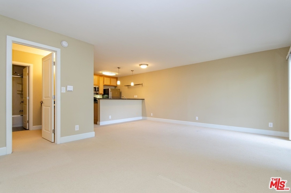 10982 Roebling Ave - Photo 10