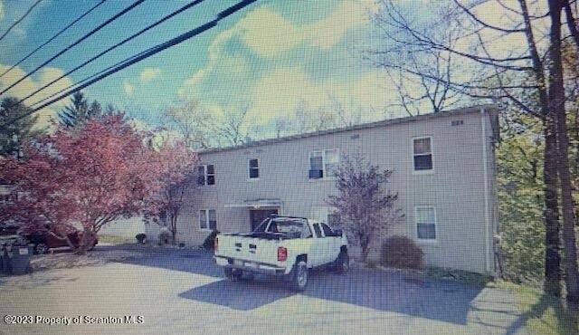 240 E Grove St - Photo 5