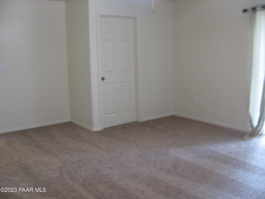 495 E Juniper Drive - Photo 5