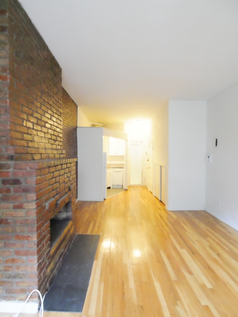 425 East 77th Street - Photo 4