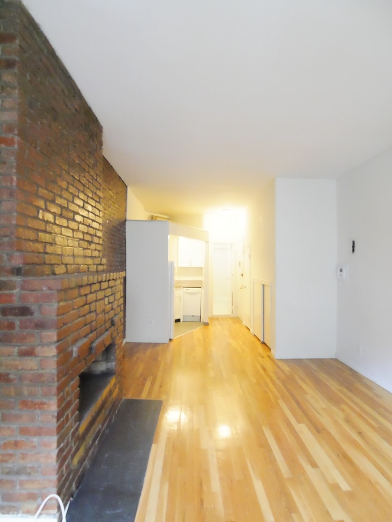 425 East 77th Street - Photo 3