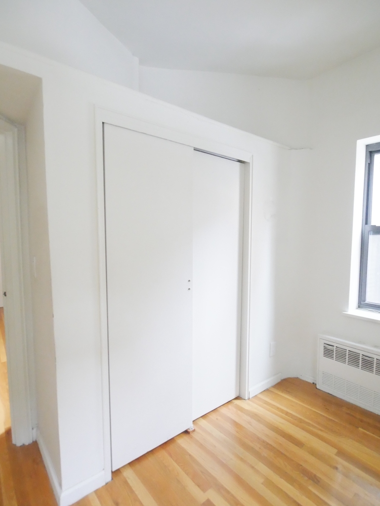 425 East 77th Street - Photo 8