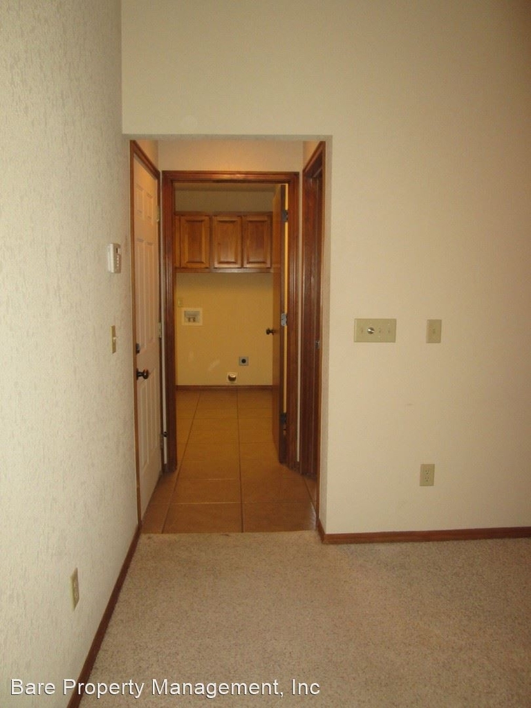 2901 Coach Court - Photo 8