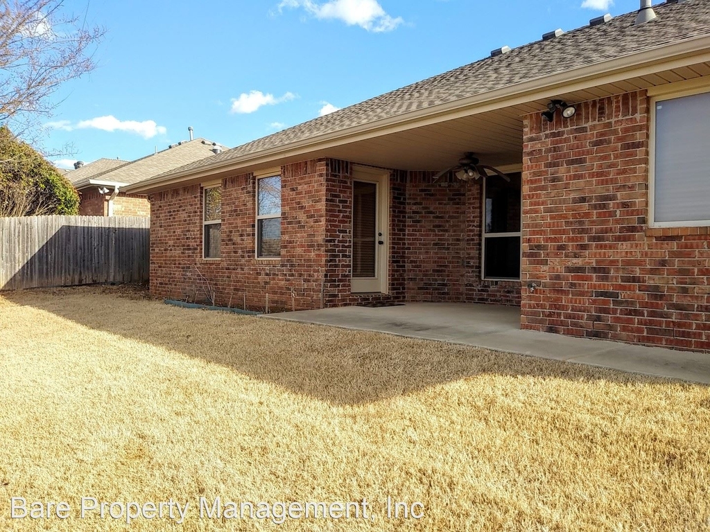 2901 Coach Court - Photo 18