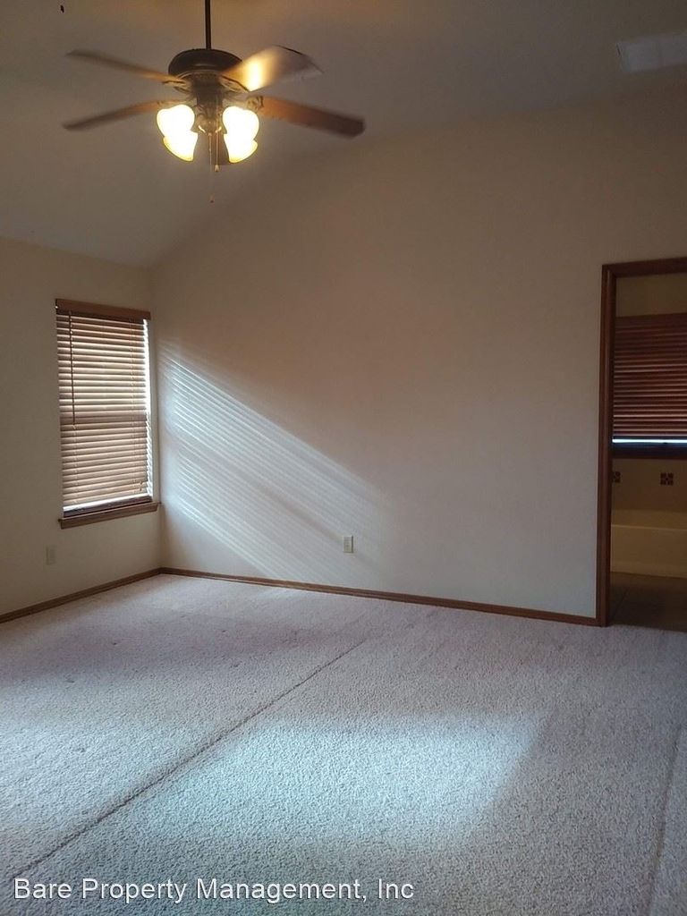 2901 Coach Court - Photo 10