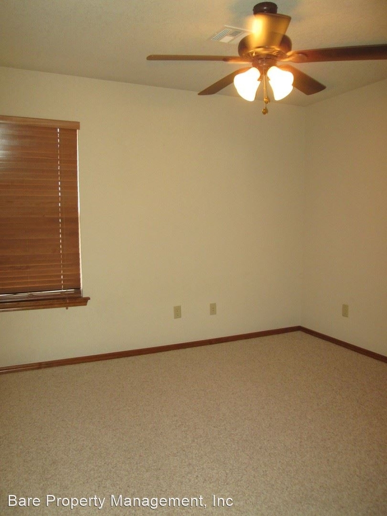 2901 Coach Court - Photo 14