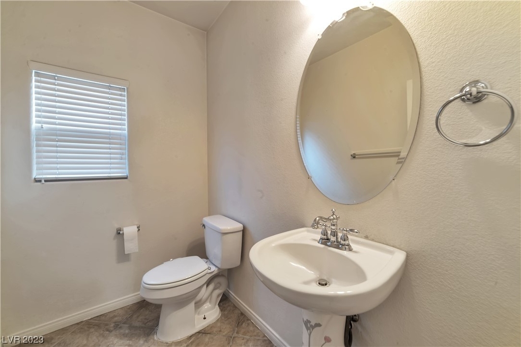 10424 Holloway Heights Avenue - Photo 13