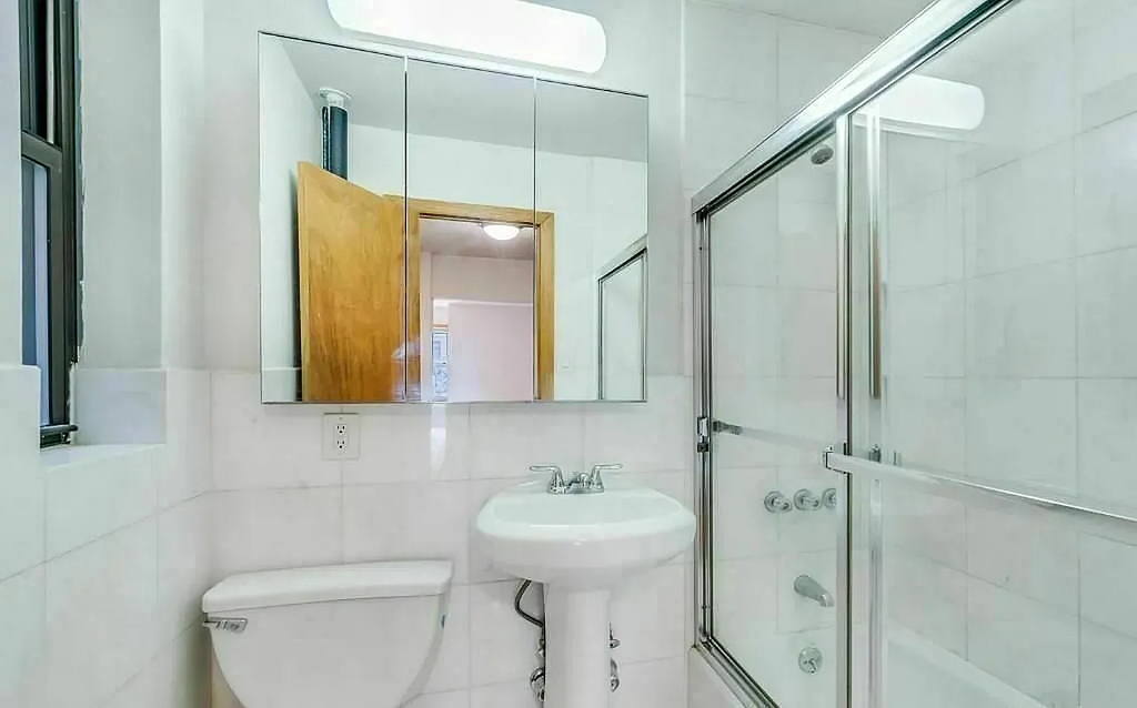 533 West 49th Street - Photo 3