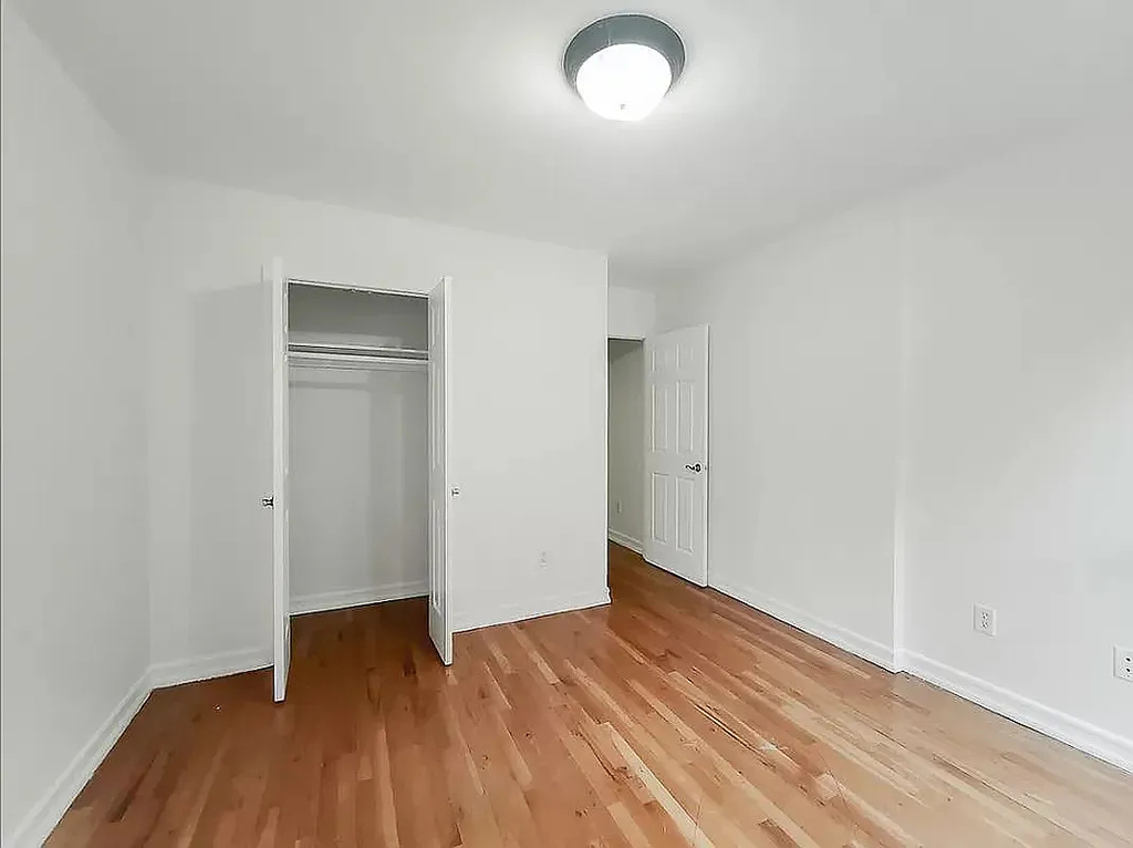 533 West 49th Street - Photo 2