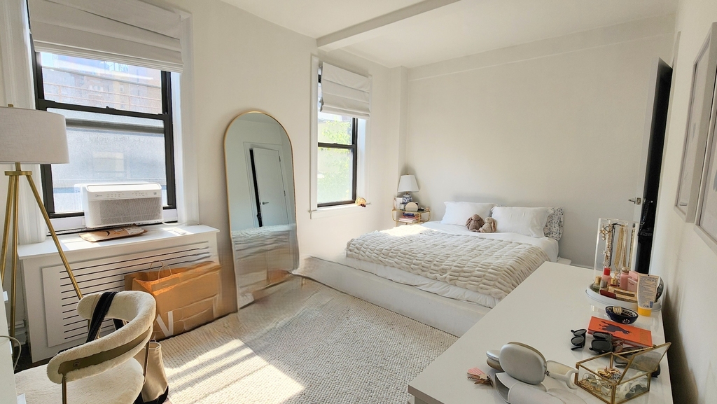 East 37th Street - Photo 0