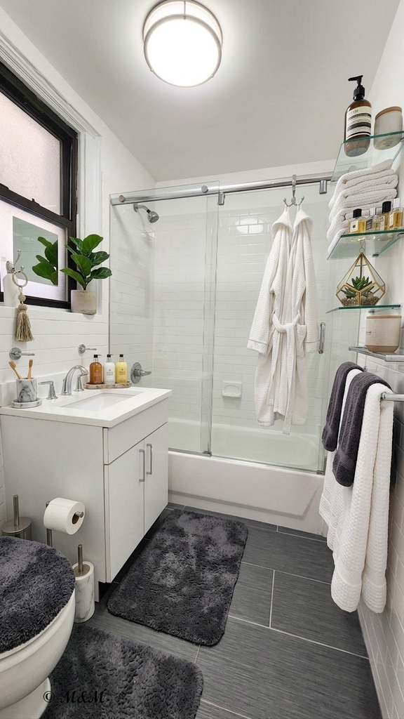 East 37th Street - Photo 5