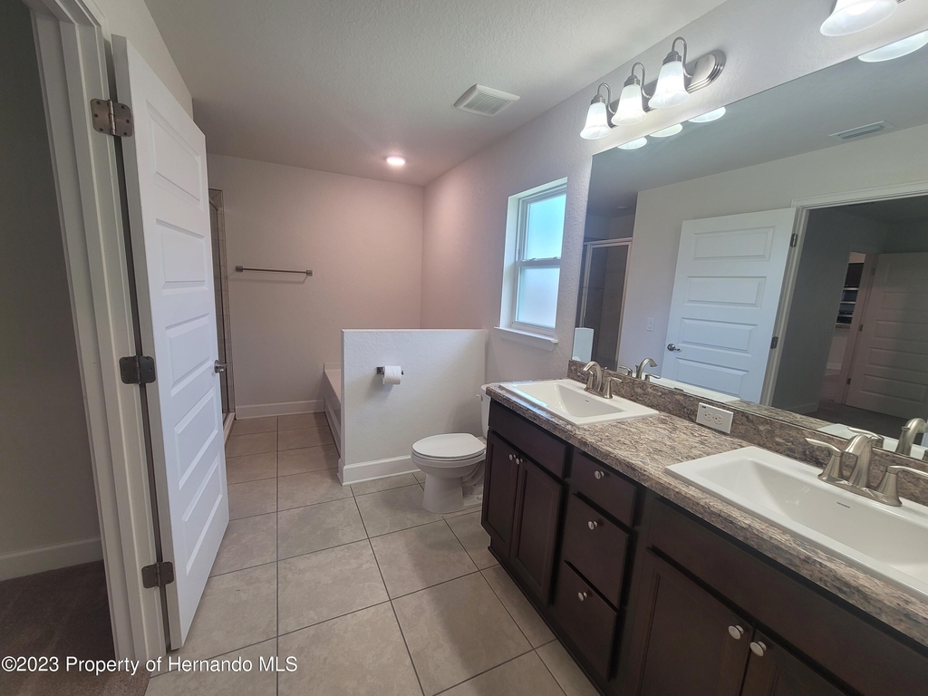 5296 Deltona Boulevard - Photo 12