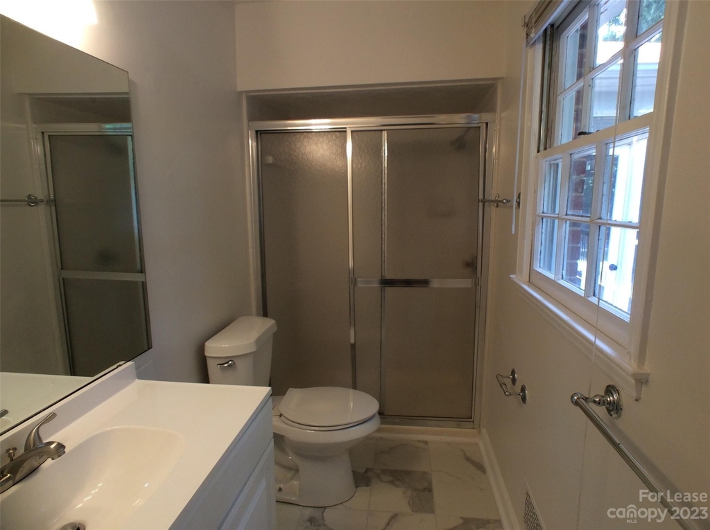 3701 Stokes Avenue - Photo 10