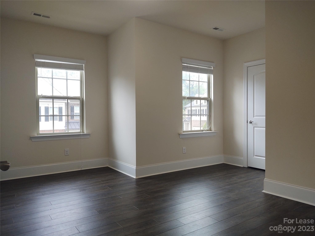 10707 Campbell Commons Way - Photo 14