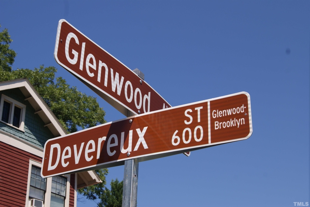 600 Devereaux Street - Photo 3