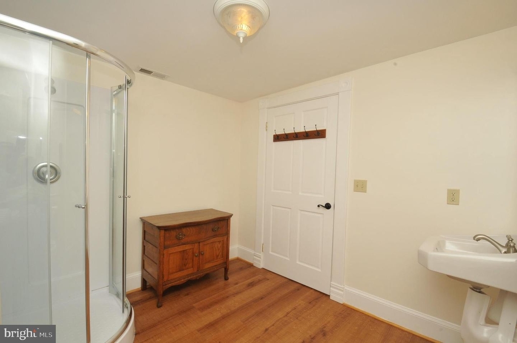 8272 E. Main #2 B - Photo 5