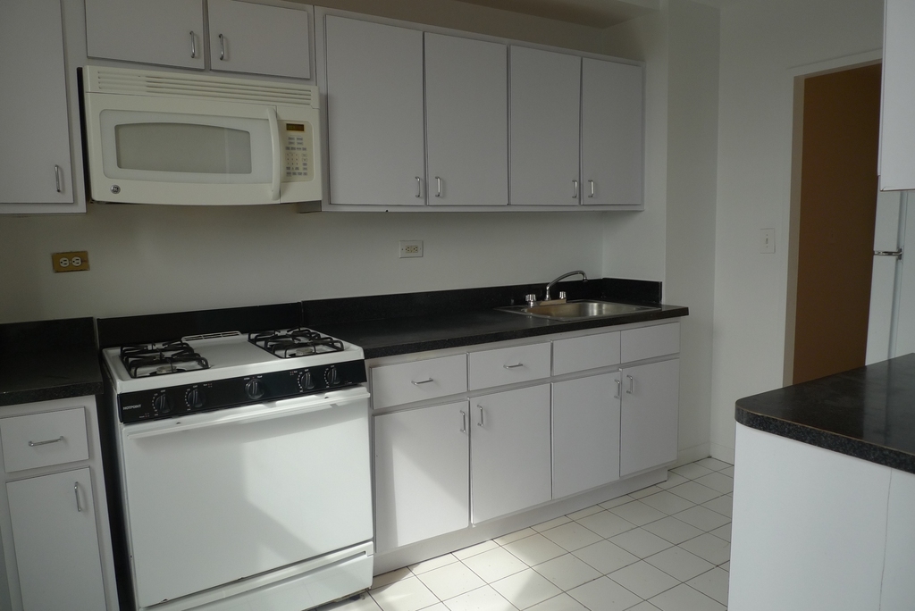 235 South Lexington Avenue - Photo 3