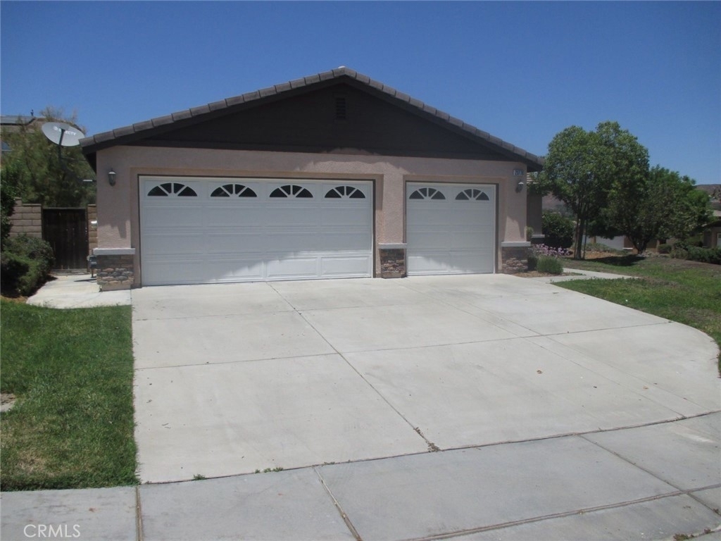 23770 Black Canyon Drive - Photo 0