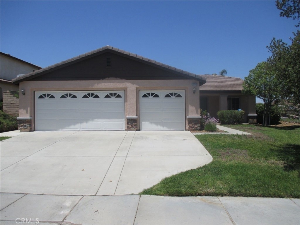 23770 Black Canyon Drive - Photo 1