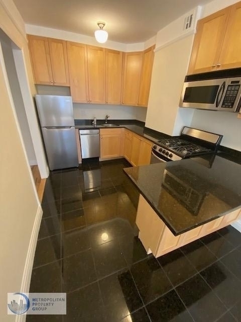East 67th Street - Photo 3