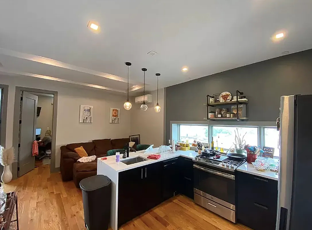 223 Manhattan Avenue - Photo 0