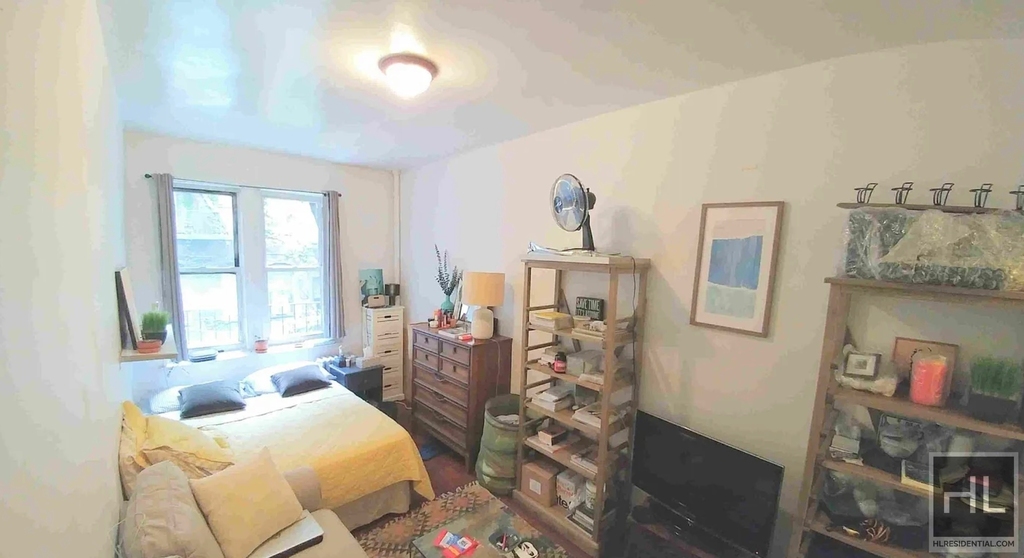 240 West 16 Street - Photo 0
