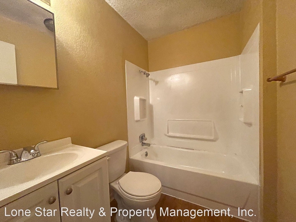 2208 Hunt Dr - Photo 13