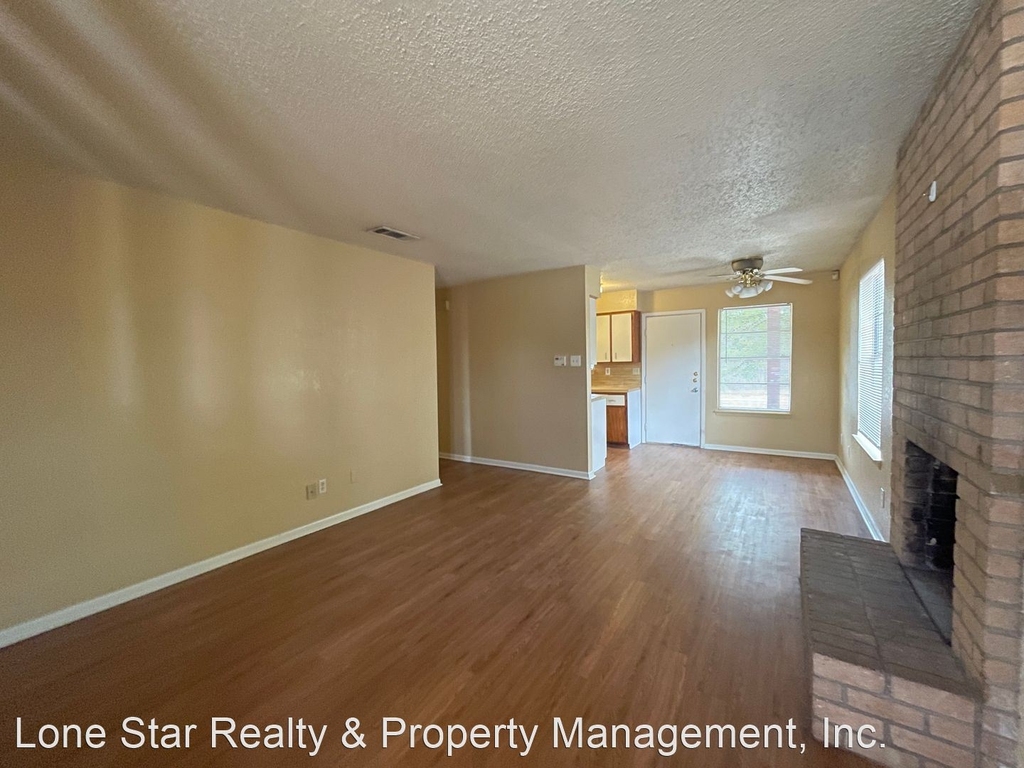 2208 Hunt Dr - Photo 2