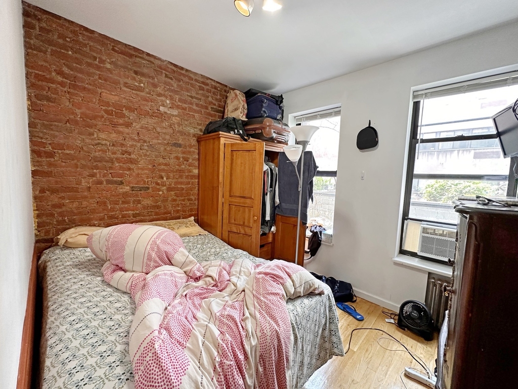 424 East 13th Street - Photo 2