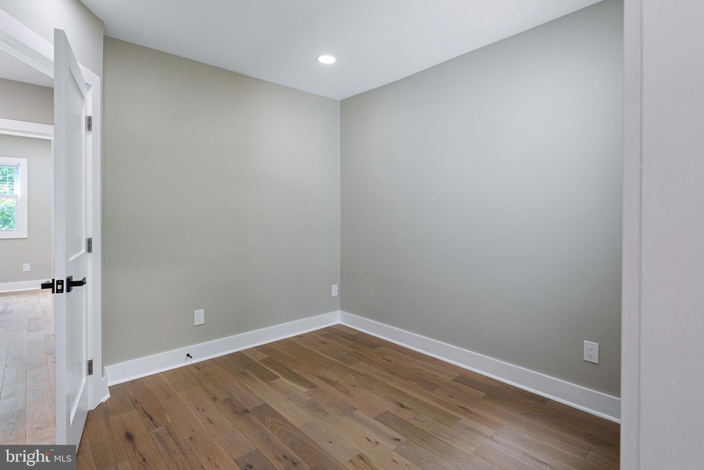 420 20th Street Ne - Photo 26