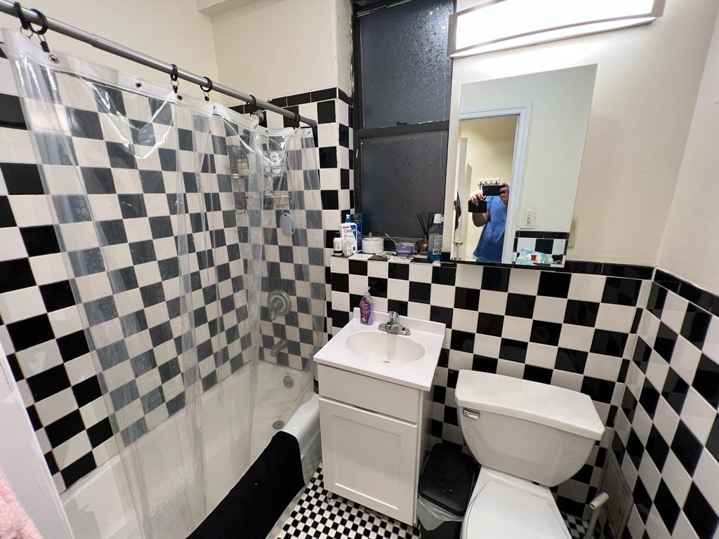 447 West 37th Street - Photo 12